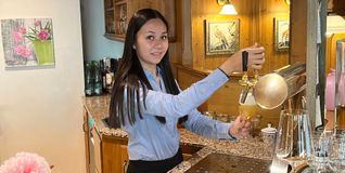 Vian Lê wurde im Hotel Erikson ab 2018 ausgebildet und hat jetzt die Restaurantleitung übernommen.